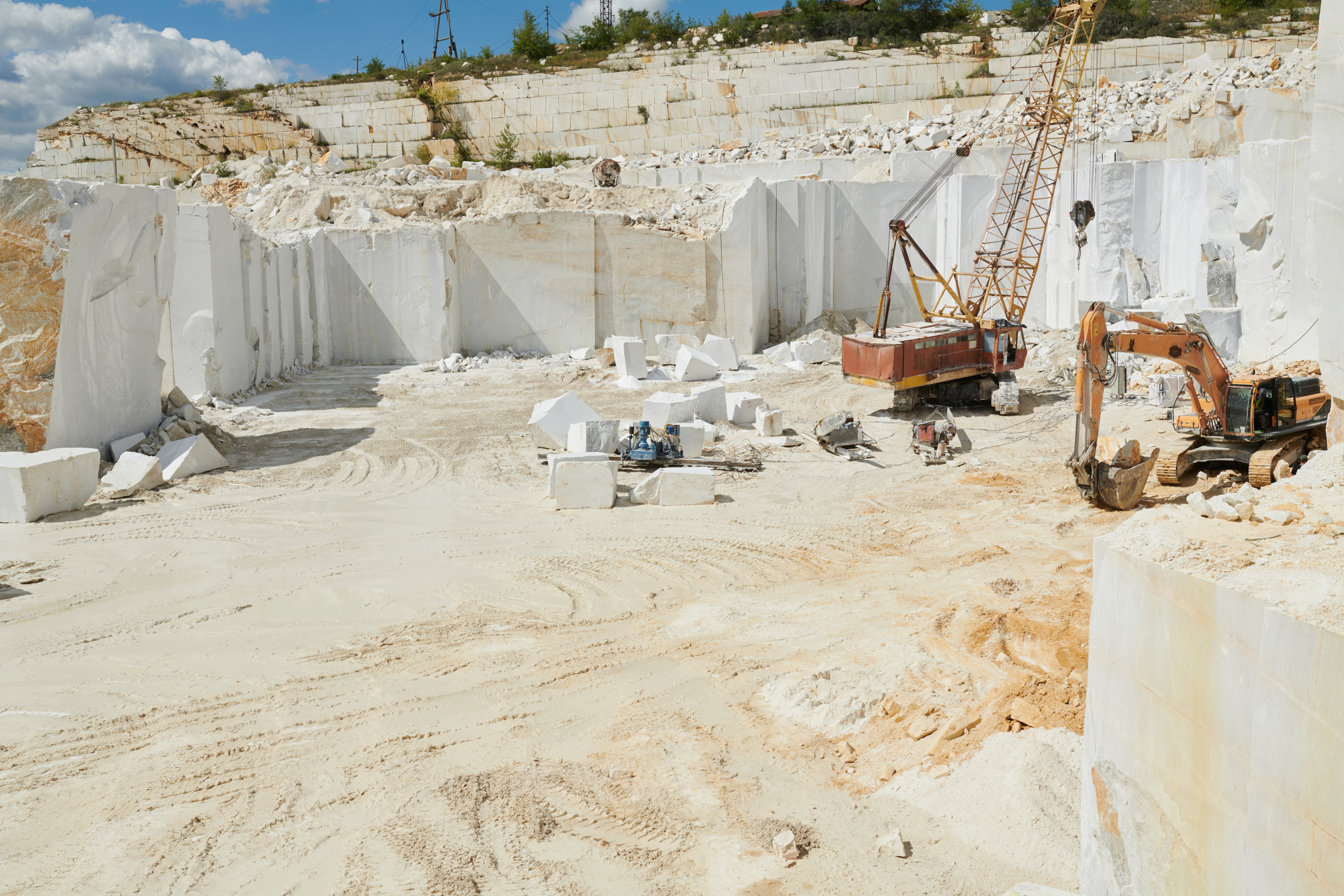 Cantera de mármol blanco de macael