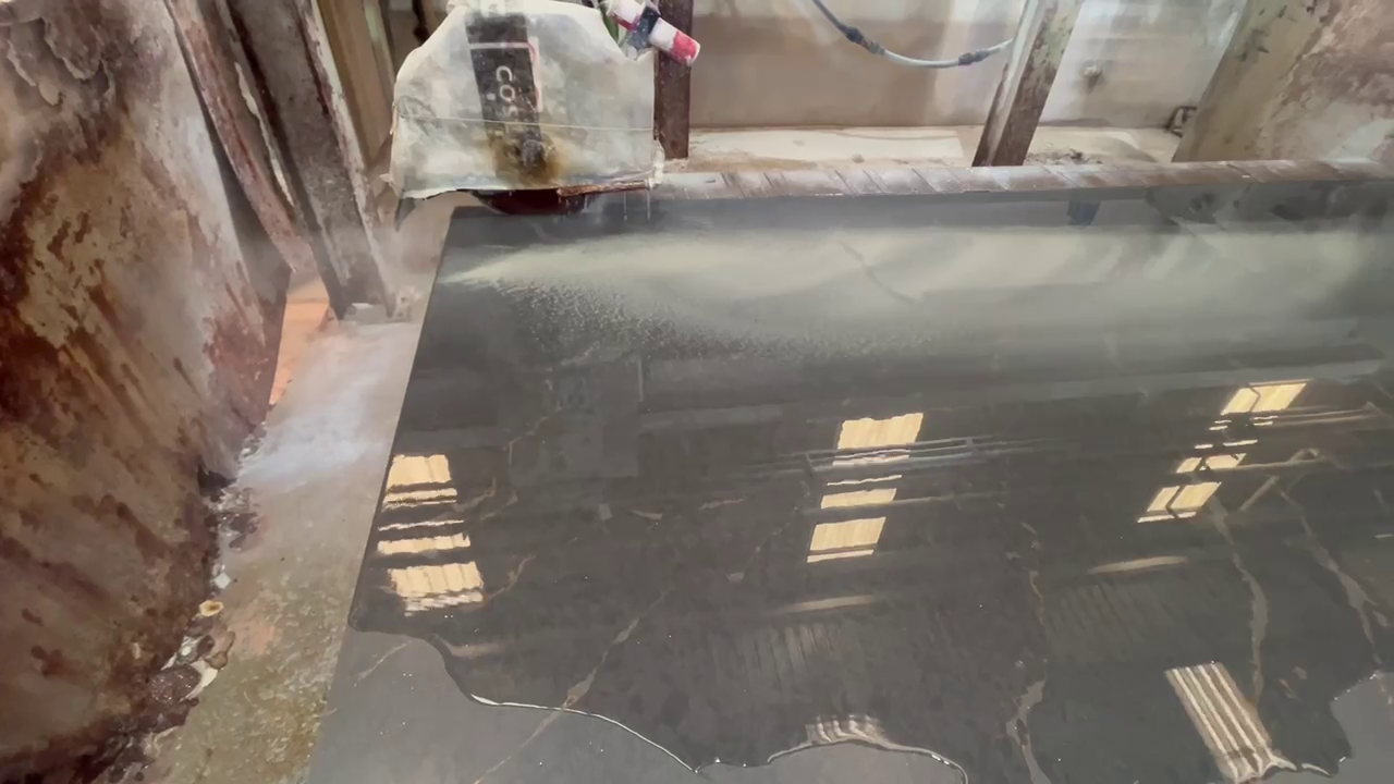 vlcsnap-2025-04-04-12h06m13s007