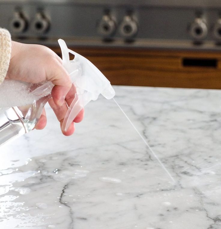 limpieza de una encimera